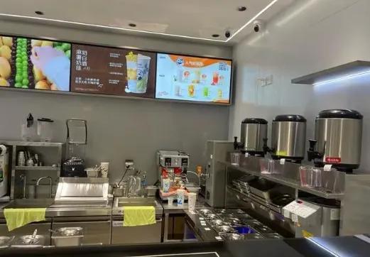 千万别掉进创业的坑！满大街的茶饮店，别看奶茶卖得贵，加盟商？都是给品牌方打工的！