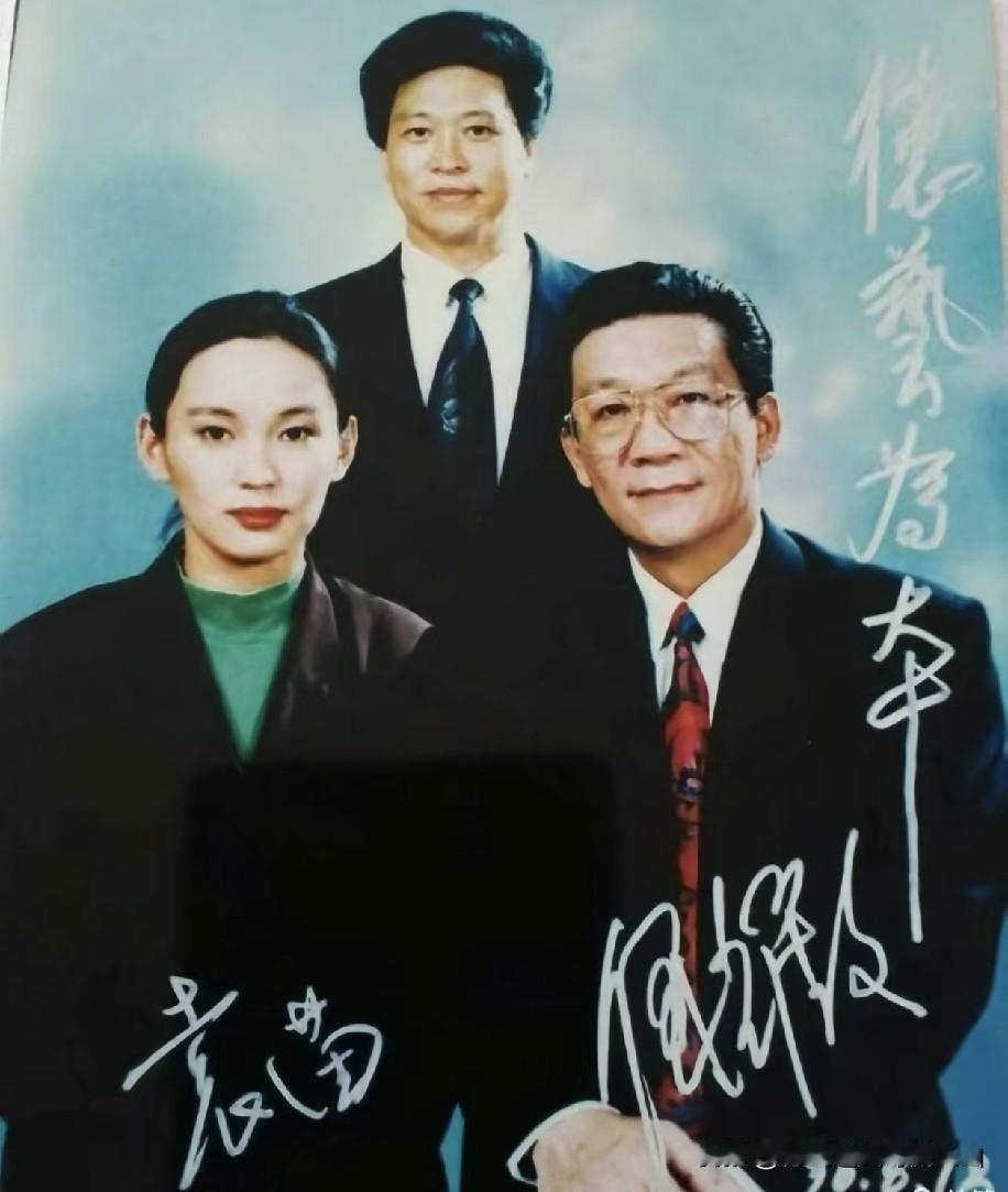 郭德纲亲师哥一张张三十年前拜师旧照掀开往事，侯家门里，时光最是造化弄人！昔日师娘