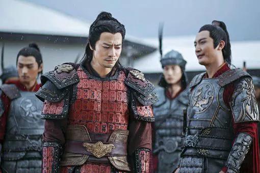 613年，杨玄感因兵败被四面包围，悔恨不已。他对弟弟杨积善说：“当初如果听李密的
