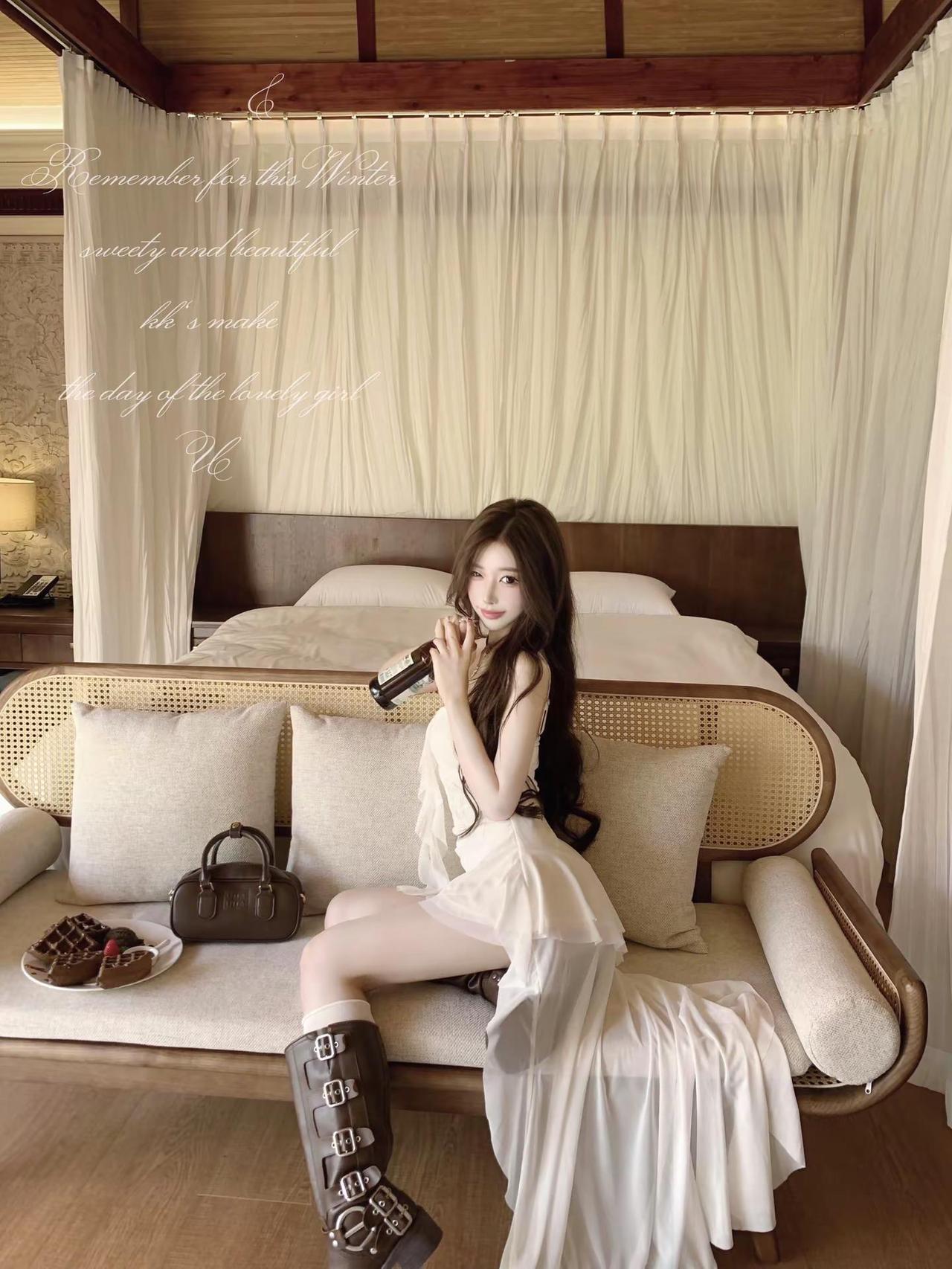 懒散也是一种流行。白色系穿搭度假穿搭