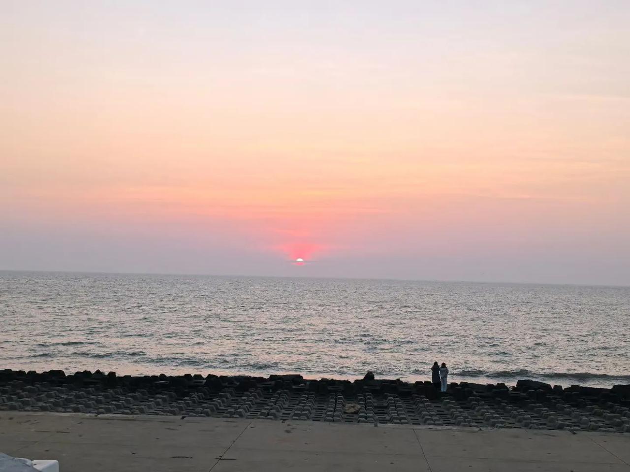 刚刚刷到一位朋友的文章，他说李白若是生活在现代，注定会被淘汰。原文如下：李白