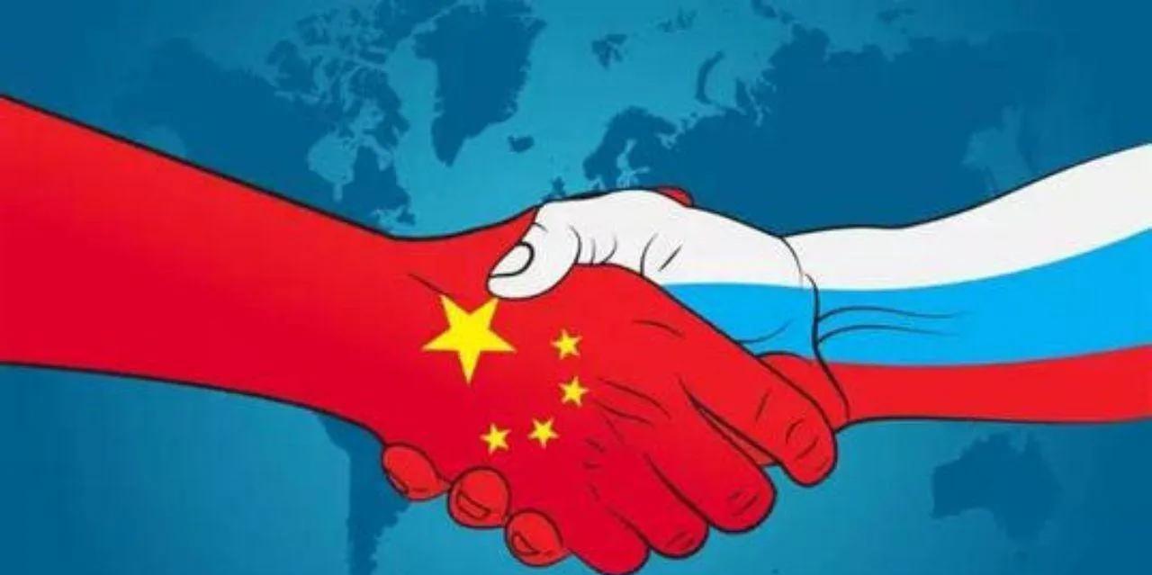 中美博弈，对等反制！1，美国说我们产能过剩。我们说美国美元过剩。2，美国卡