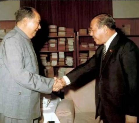 1970年，日本即将向中国支付1200亿美元战争赔款，然而，毛主席出人意料地宣布