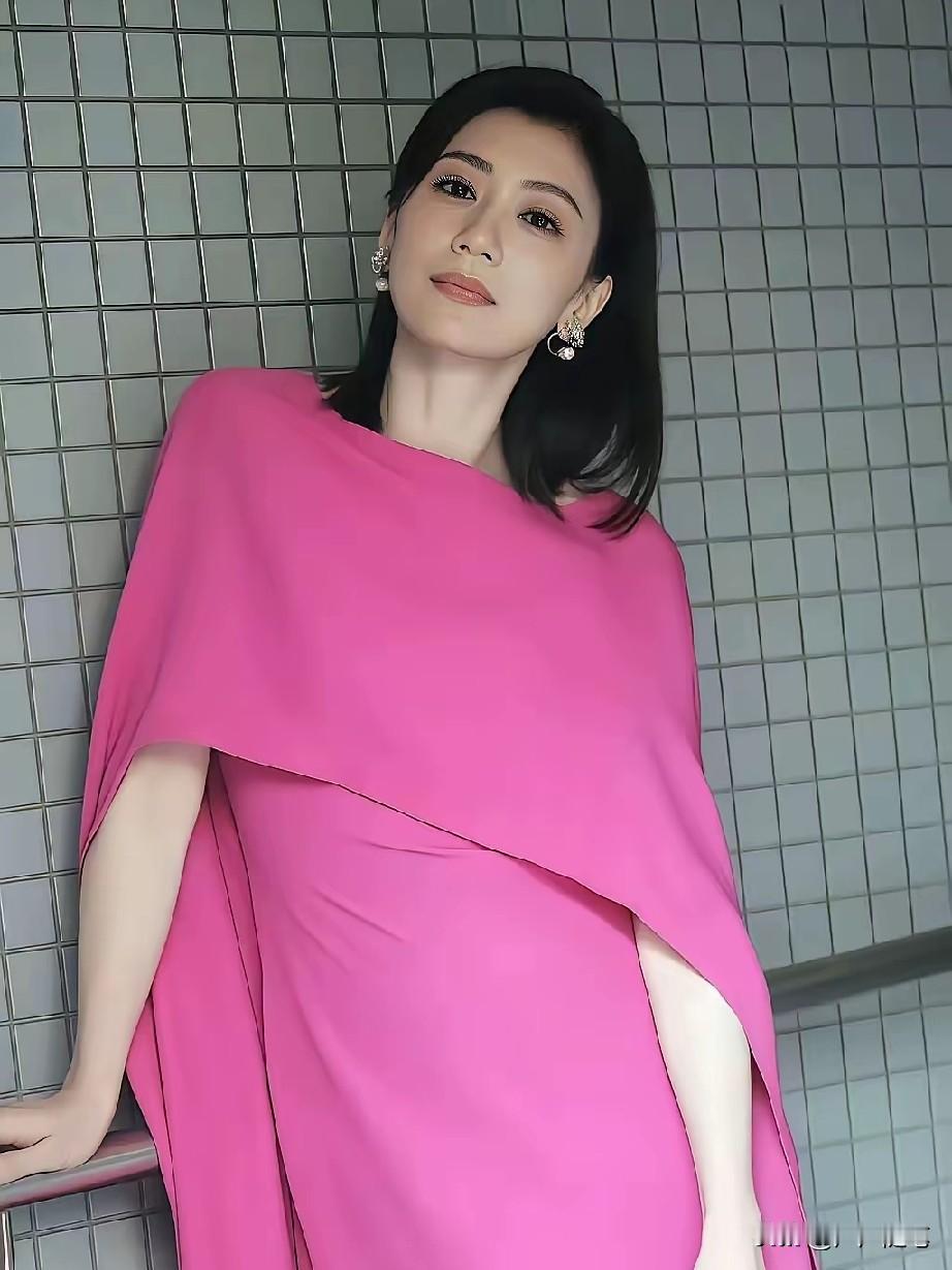 贾静雯美不美？