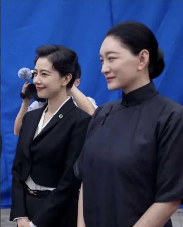 平时吹捧的美艳不可方物的李小冉，怎么在电视剧中这么的丑，还没有旁边的高圆圆有气质