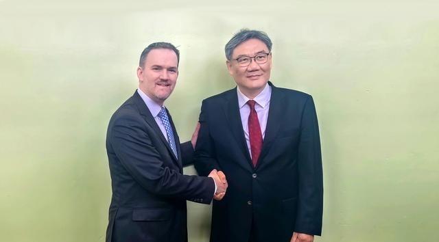 中美谈妥了！美国人这次把姿态放得很低。王文涛部长在喀麦隆见完美国贸易代表，双方气