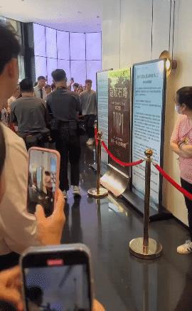 不吹不黑！徐杰这人气和名气真不是盖的，他应该是所有CBA球员里休赛期挣得最多的球