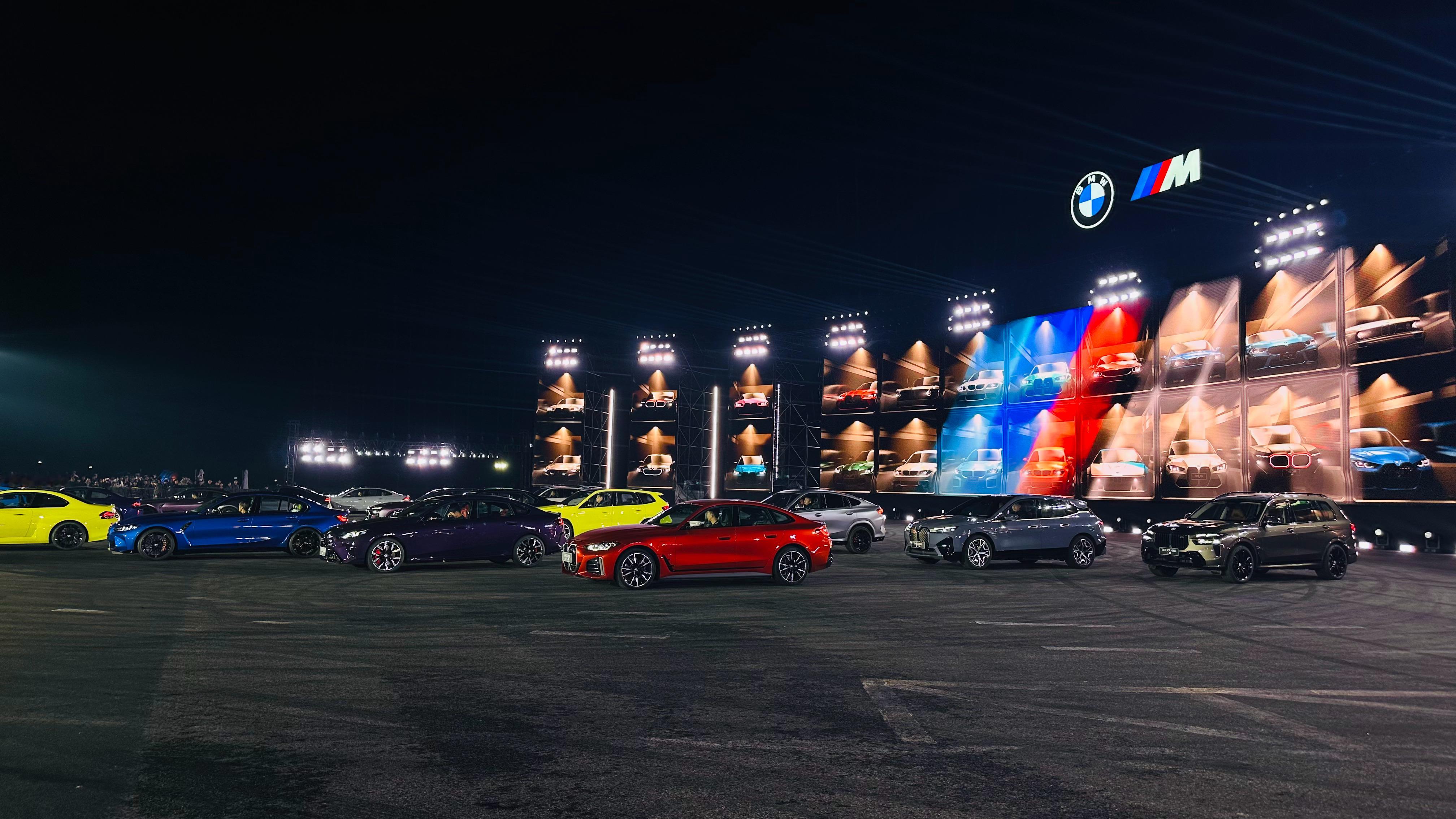 当屏幕逐个点亮，每一台耳熟能详的M依次出现，好激动。宝马宝马别不正