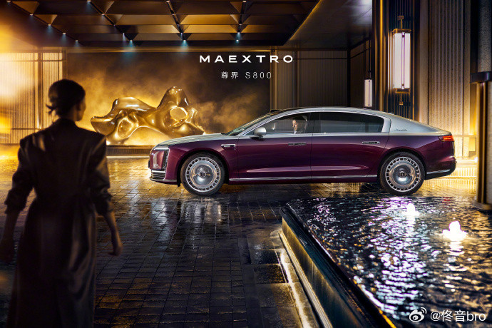 尊界融合感知能力断代领先早期的激光雷达是64线的，现在市面上绝大多数主流新能源车