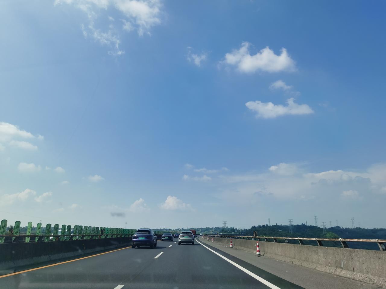 今年高考最让人唏嘘的一则真实案例：四川一名物理类考生，高考644分，全省320