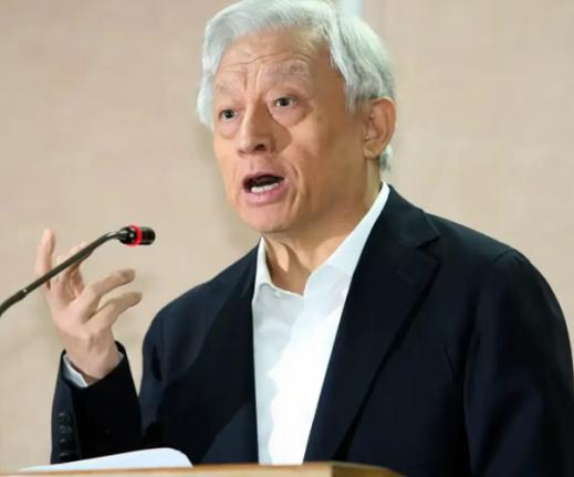 11月1日，国民党新任主席郑丽文正式就职，“台独”顽固分子曹兴诚发出一封公开信，