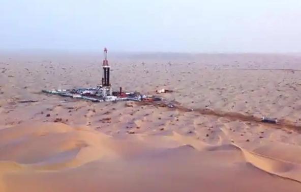 沙漠下面几乎全是石油，我国缺油年年大量进口，那为啥不开采呢？就拿塔克拉玛干沙漠来