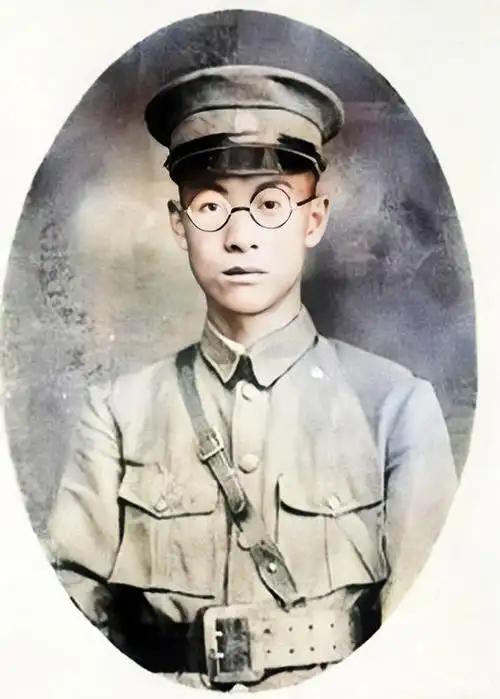 他是毛主席最钦佩的人，周恩来提起他时，毛主席：此人胜我十倍 1941年冬天的