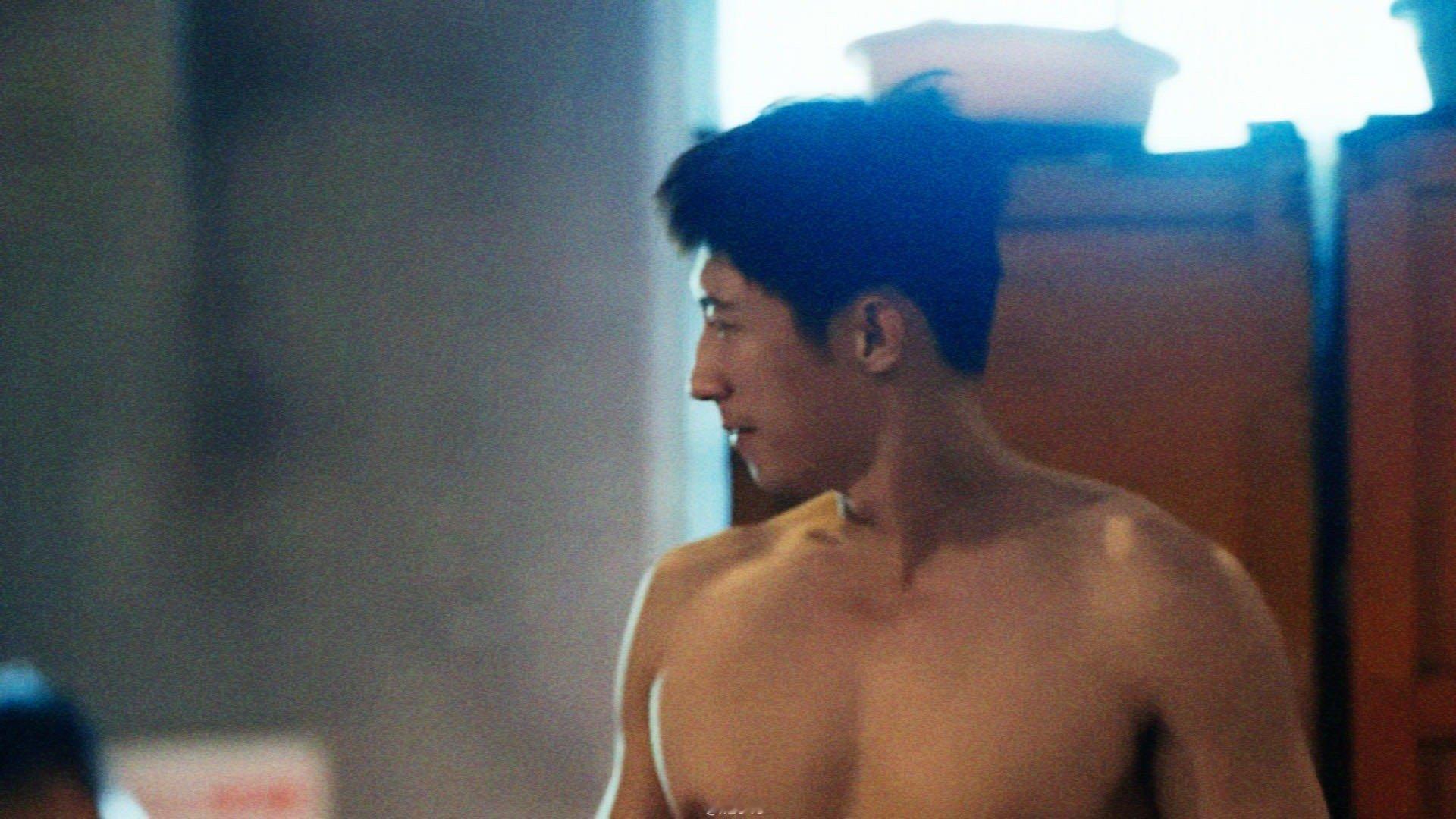 黄景瑜让我刚复工就吃这么好本来上班上得生无可恋，结果被黄景瑜澡堂这段一秒回血！