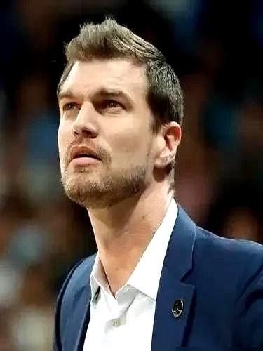 最近杨瀚森的NBA消息真的火出圈了！2025年选秀，开拓者用16顺位选了他，