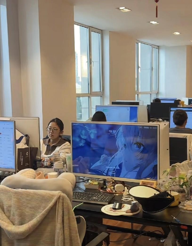 今天面试通过一个候选人，由于用人部门急缺人，所以薪资待遇在面试的尾声就谈好了：候