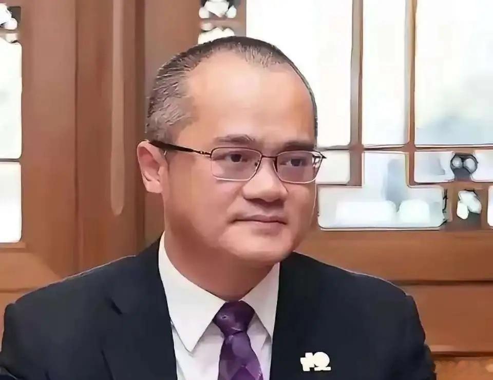 你以为王兴只靠外卖赚钱？大错特错！过去8年，他悄悄用美团1670亿现金储备，砸出
