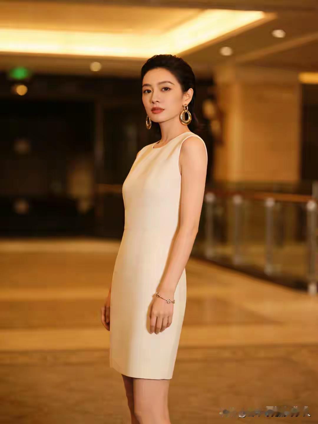 你那么懂事，到底委屈了自己多少回。多少次明明心里有话，却选择了沉默；多少次明明