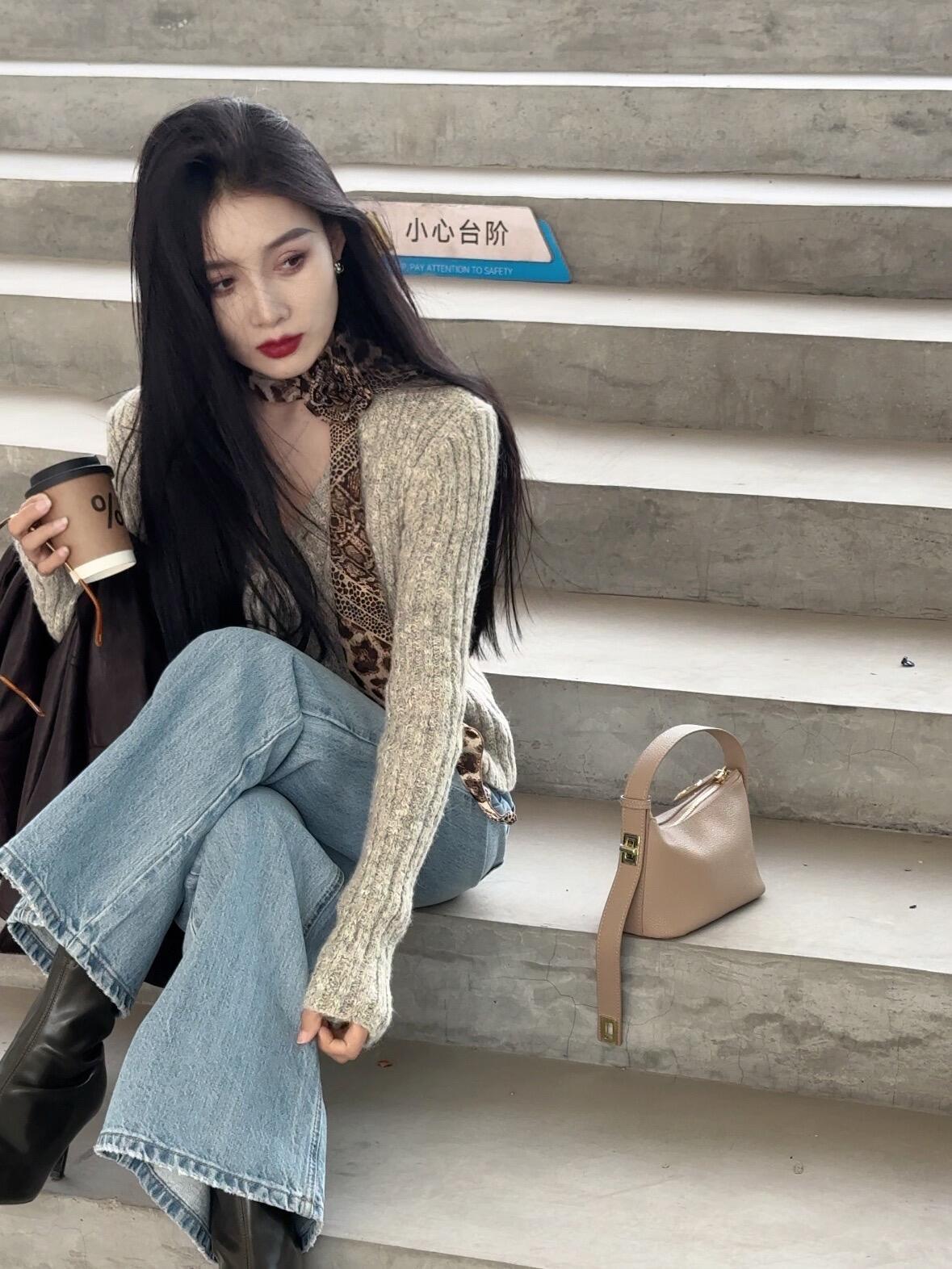 秋日穿搭指南复古毛衣+牛仔裤温暖又时髦时髦精致穿搭