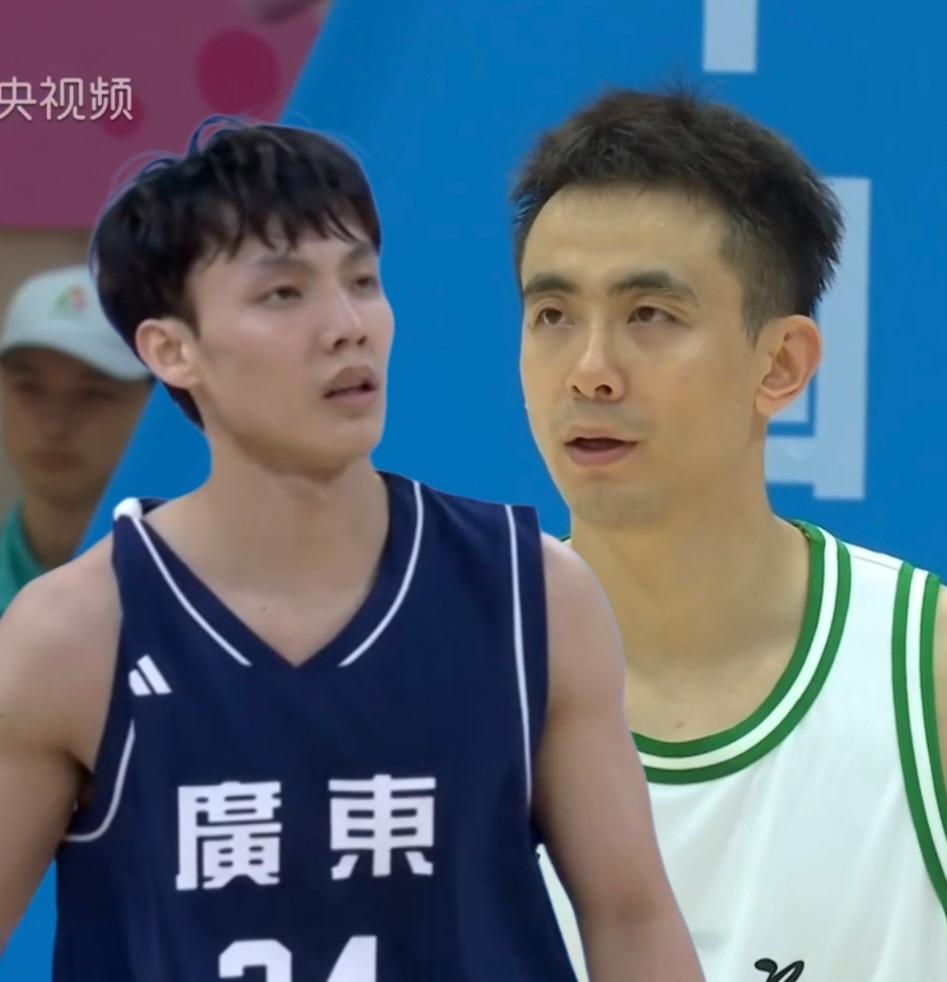 男篮小组赛，赵继伟与徐杰数据对比！先看看赵继伟：首战吉林——15分5篮板11