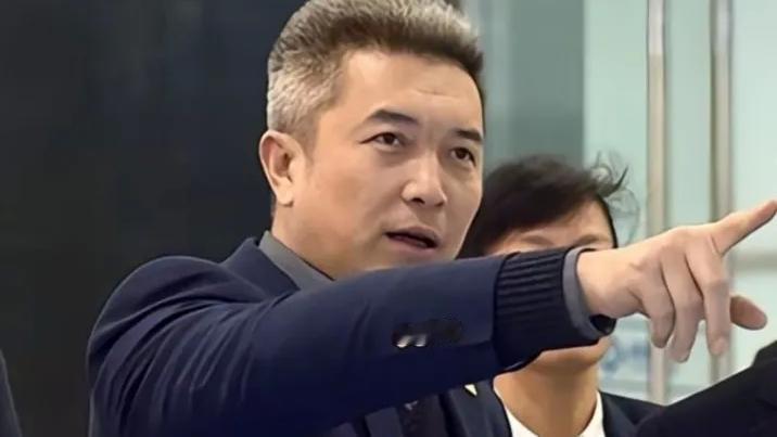 曹德旺的女婿叶舒现在是福耀公司的总经理，2023年福耀全球60%的玻璃市场被他管