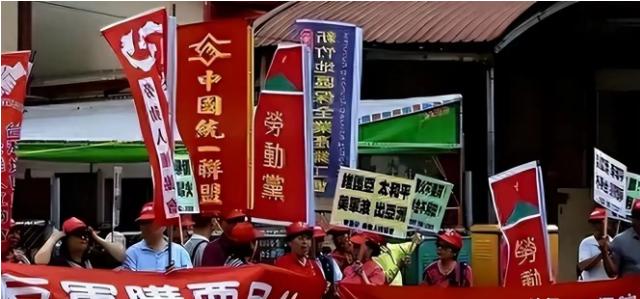 现在的台湾出了个怪现象。当年喊“台独”喊得最凶的民进党元老们，一个个站出来说