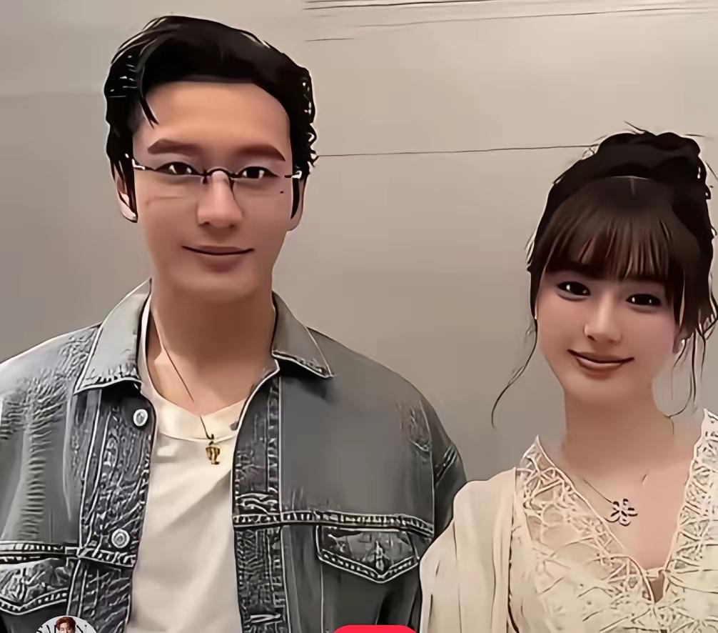 快五十岁的黄晓明又进入了一段新恋情。和一个二十六岁的杭州美女胡冉儿谈恋爱了。