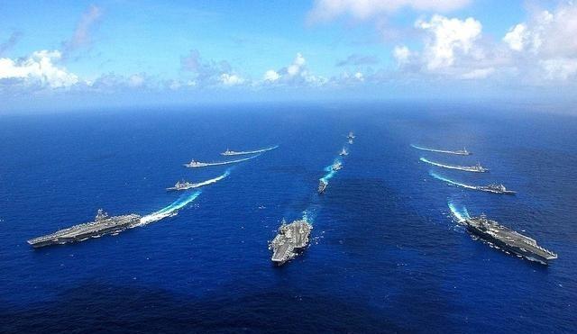 我求求了，别再问“为啥不多造点055，少造航母”这种问题了。你开着世界上最牛的跑