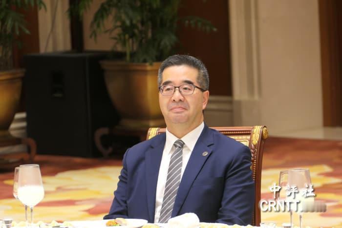 萧旭岑随郑丽文访问大陆，时时有人加油打气中国国民党主席郑丽文率团访问大陆，9日