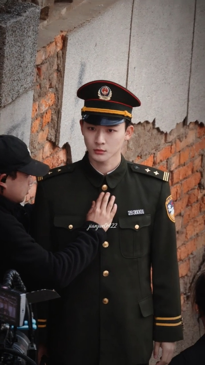 严肃等待张晚意新剧我在东北当警察公孙daddy来了🤤©logo​​​