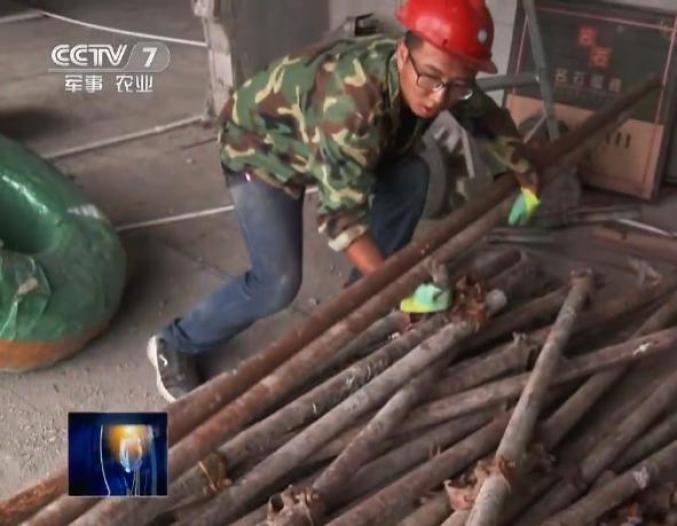 2018年，宁夏一高考生第一个走出考场，面对采访他直言：“就这垃圾题目还想阻止我