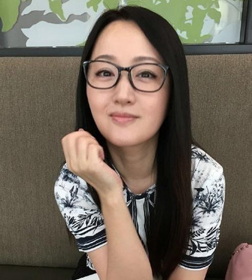 坊间流传多年的杨钰莹“私生子”一说，其实是个乌龙。她的好友曾出面证实，杨钰莹