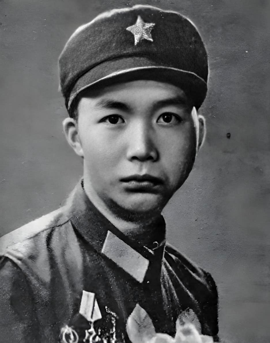 1979年，一个叫高华忠的士兵，接到了掩护全营撤退的死命令。战斗结束，任务完成，