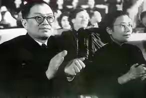张闻天费尽心机保下乔冠华，乔冠华后来在档案里填了一行字。这话得从那个动荡的年