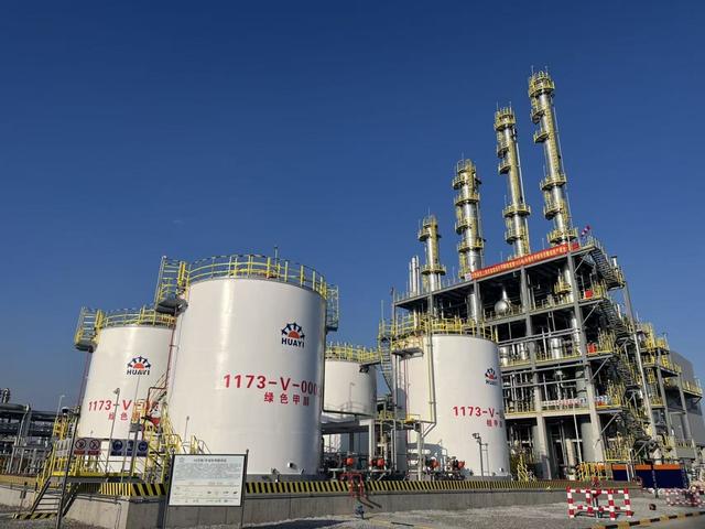 10万吨级沪产绿醇投产, 上海与鹿特丹、新加坡竞争多了一张牌