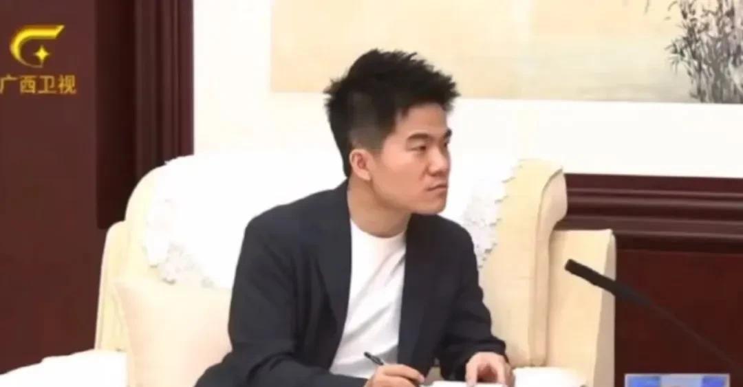 据广西日报消息，6月3日，自治区党委书记、自治区人大常委会主任陈刚在南宁会见与辉