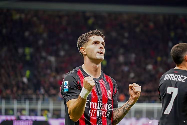 米兰这几个前锋，加起来给普利西奇提鞋都不配，莱奥自己把自己踢下去，恩昆库单刀都形