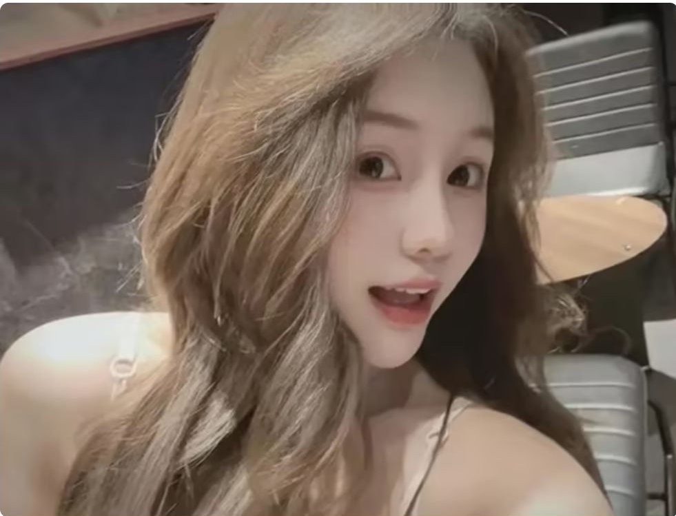 美女网红得罪极端粉丝，被爆炸后毁容，如今鼓起勇气接受采访