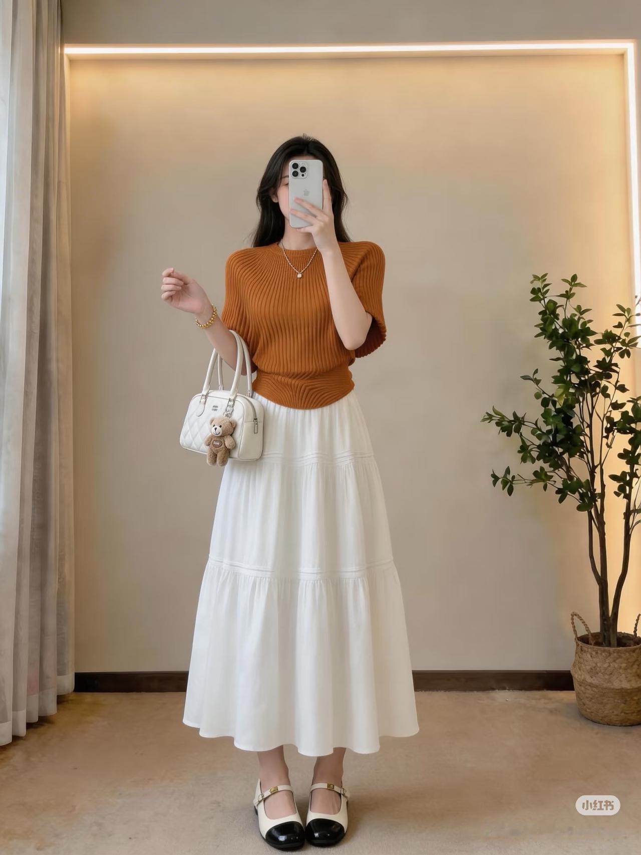 漂亮长裙一条就够｜白➕橙🍊每天都是元气look公主们～论这条白色长款半身裙➕