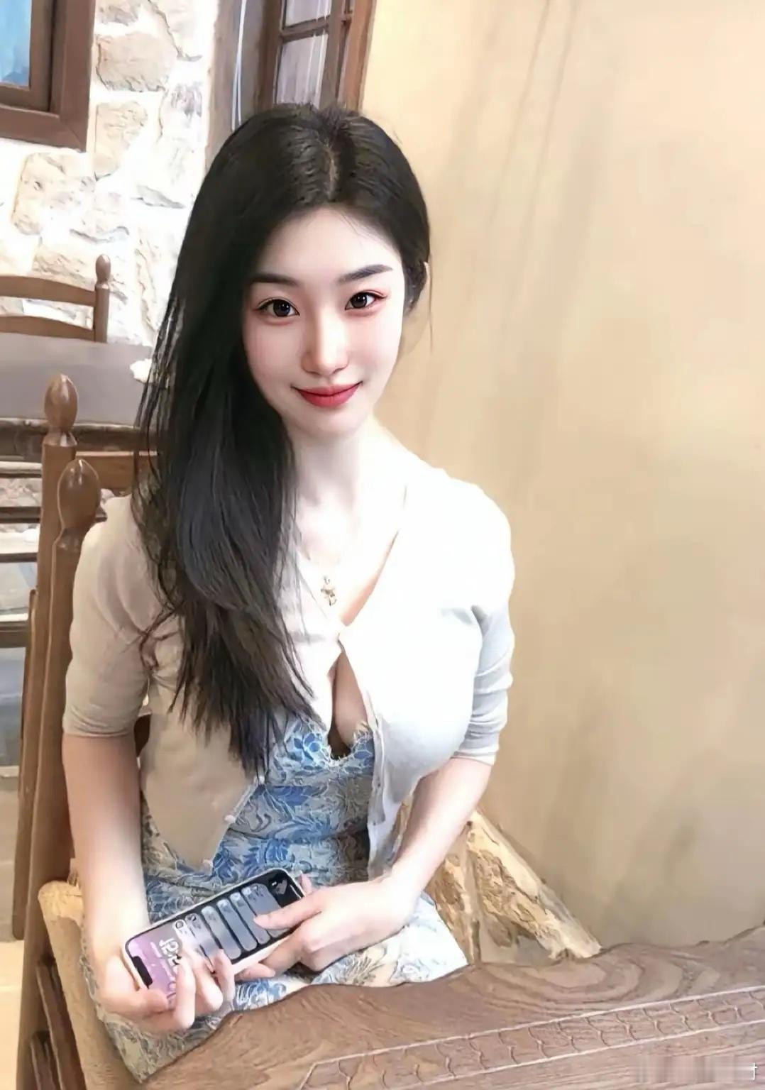 相亲对象，第一次见面，总感觉在哪里见过！