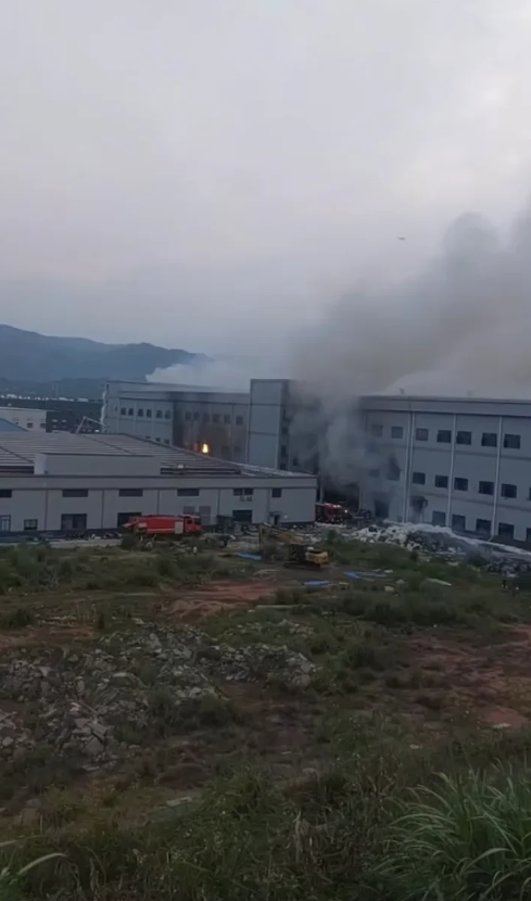 欠800元工资！小伙纵火纺织厂酿祸