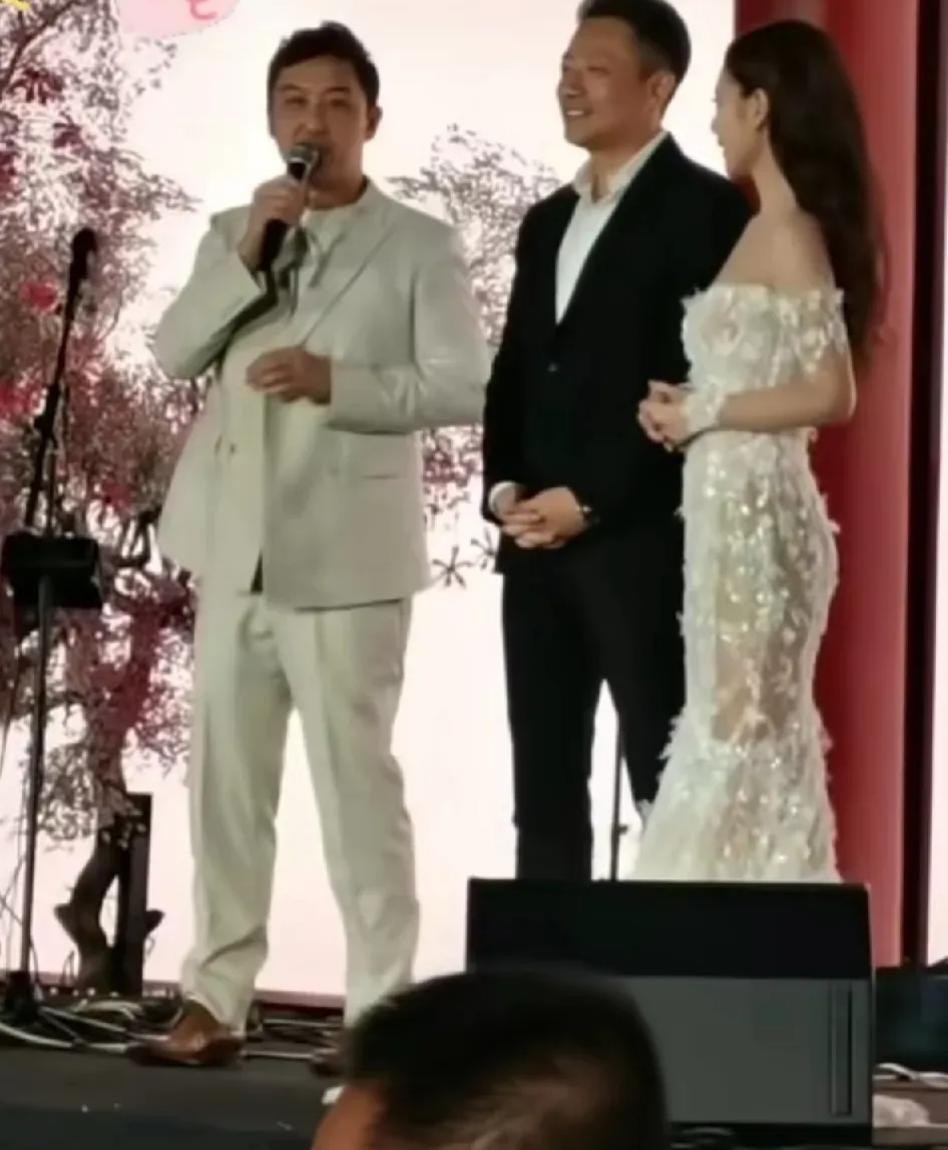 汪小菲婚礼上李进良那番