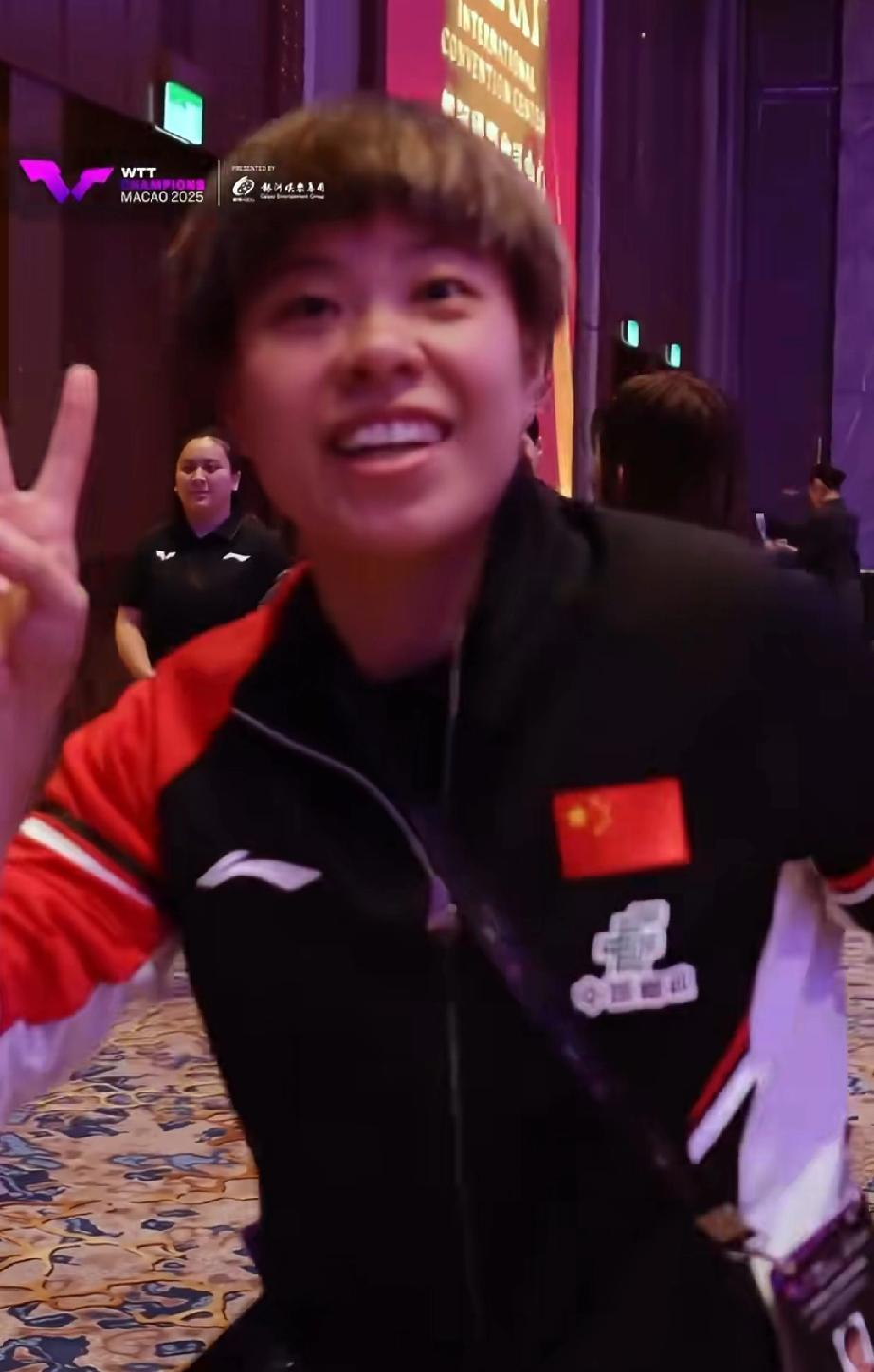 哈哈大迪好开心，就她的战利品多大家都来套圈了，玩得都挺开心，大白鹅和斯佐科斯也