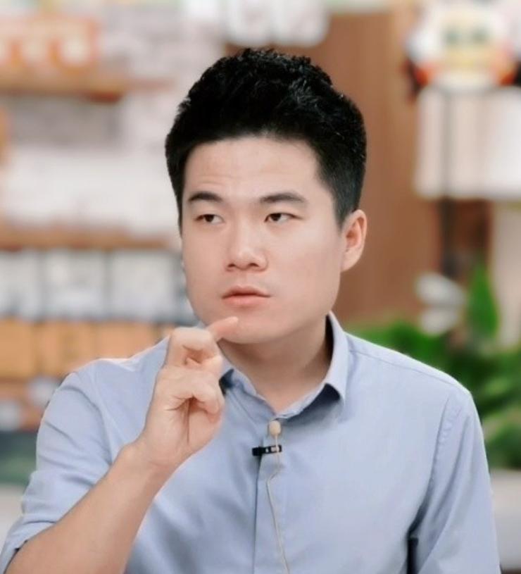 董宇辉，翻车了！4月2日，一向低调的董宇辉，突然冲上了热搜，这次不是啥好事，