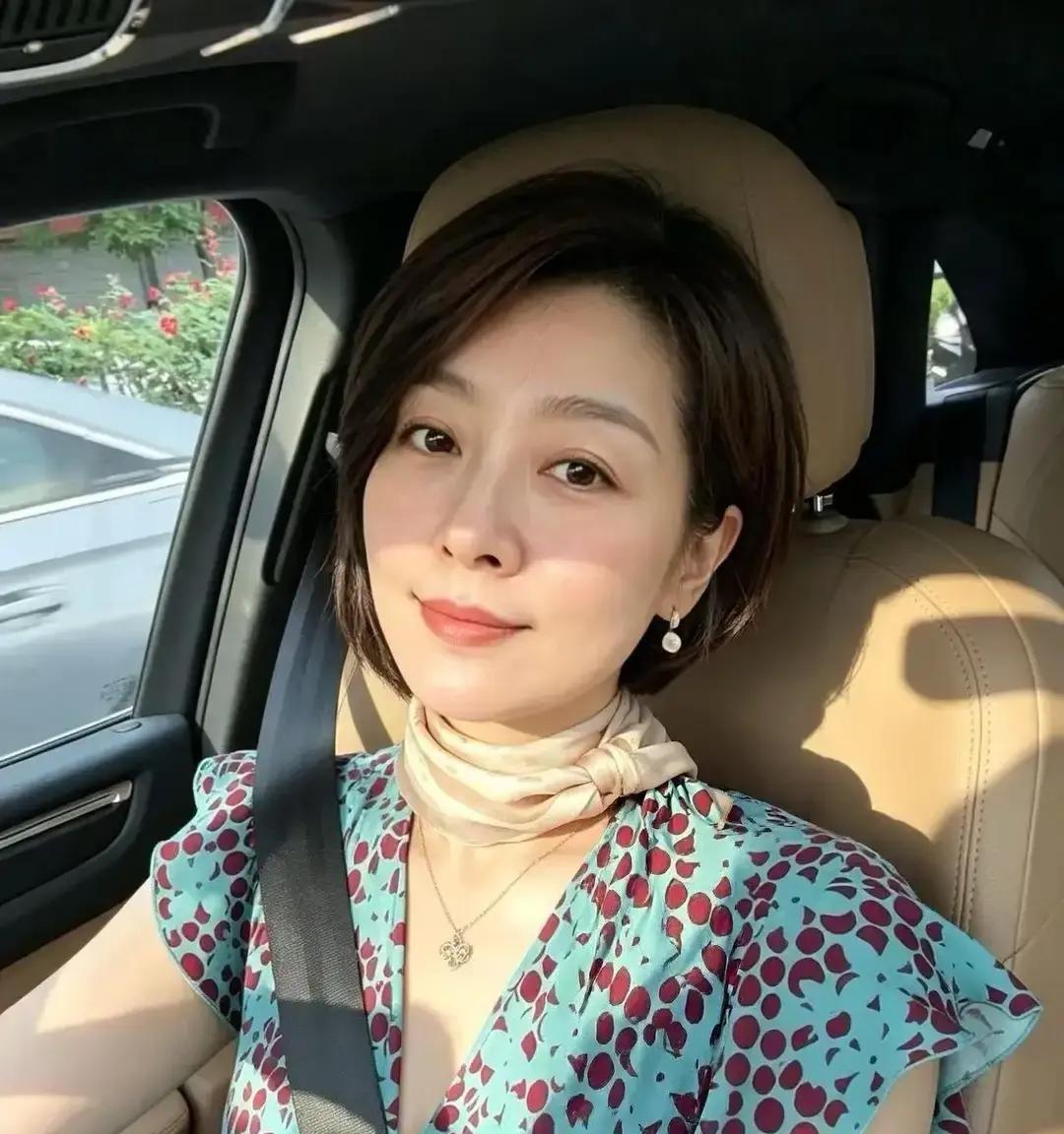 坐了二十多年办公室的我，50岁栽了个大跟头——公司裁员，我失业了。以前在私企