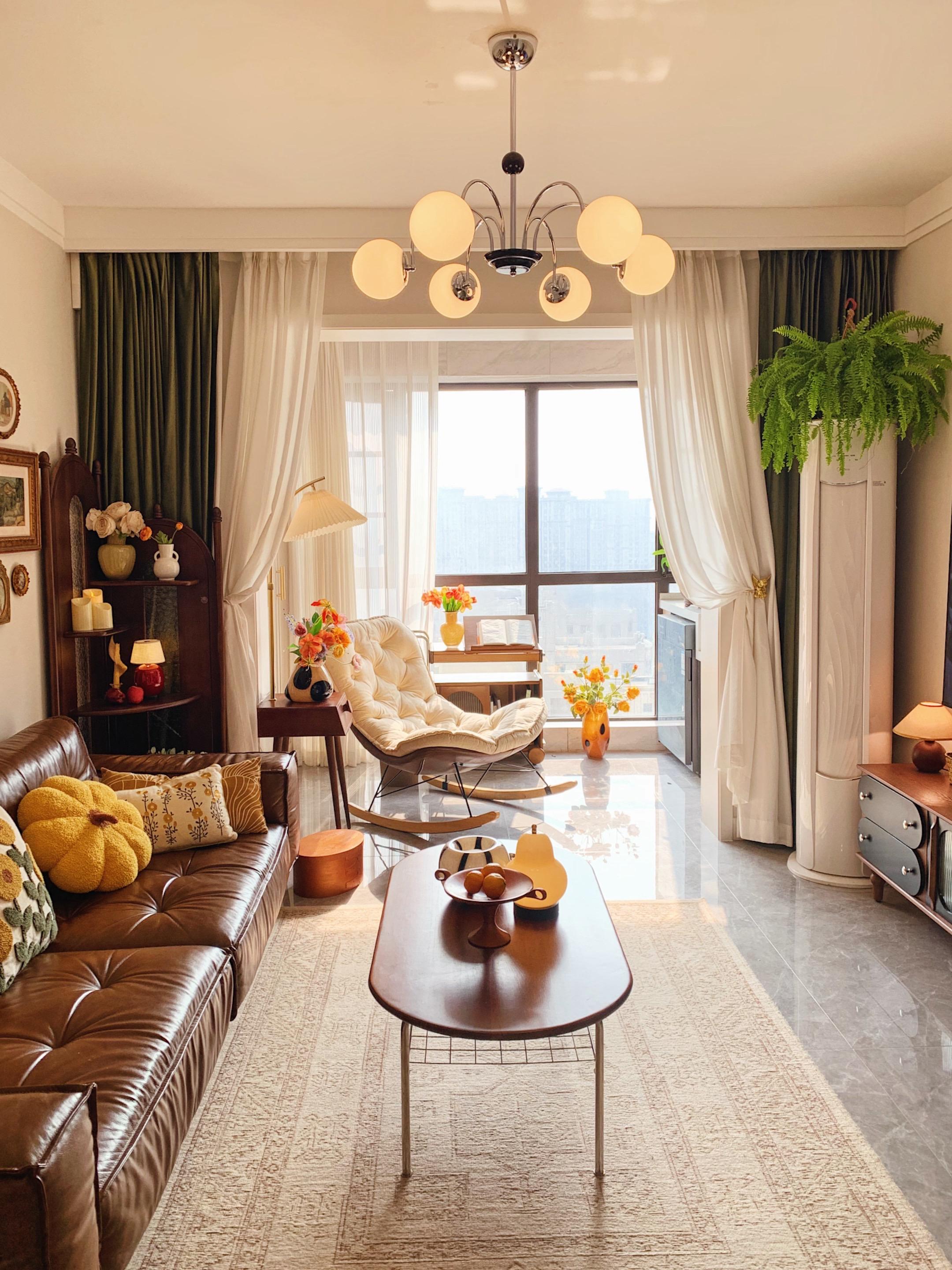 65㎡，是我繁而不乱的小家🏡。套内只有65平，开间3.36m 小家的...