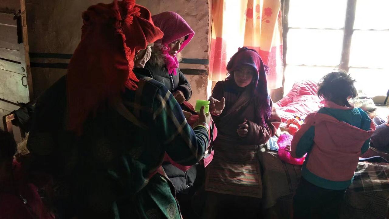 唐古拉山的寒风里，他们租房漂泊却没放下回家的念想在格尔木唐古拉山镇，寒风卷