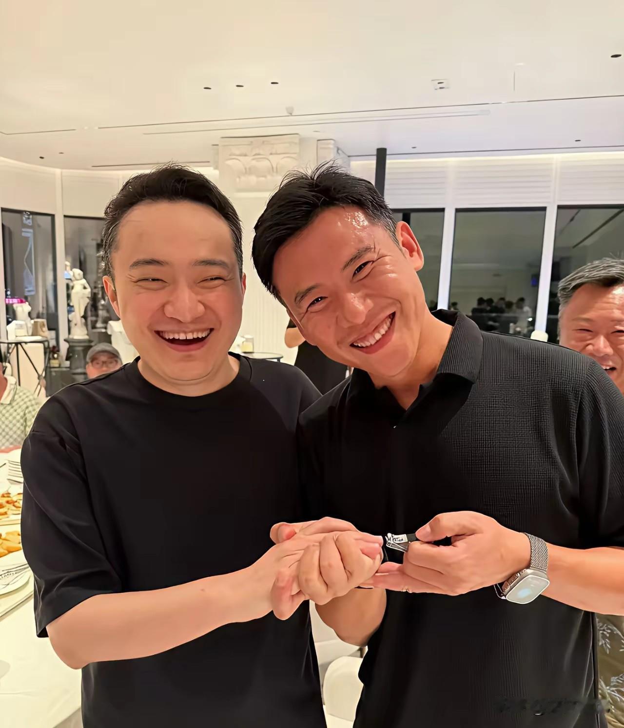孙割剪刀一亮相，我就知道赵老板那篇小作文白写了！说实话，前一秒还发文“点拨”