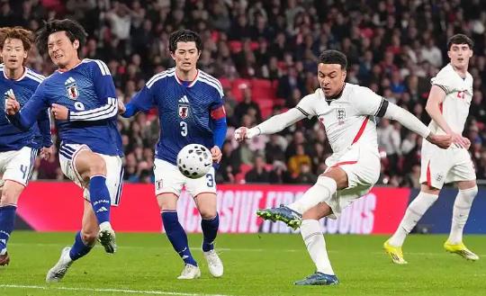 凌晨足坛炸出超级冷门！日本队1-0绝杀世界第4英格兰，队史首次击败三狮军团，看似