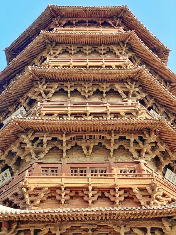世界四大奇塔，从年代久远比，应县木塔位居第二！论造塔难度，可与埃及金字塔比肩！